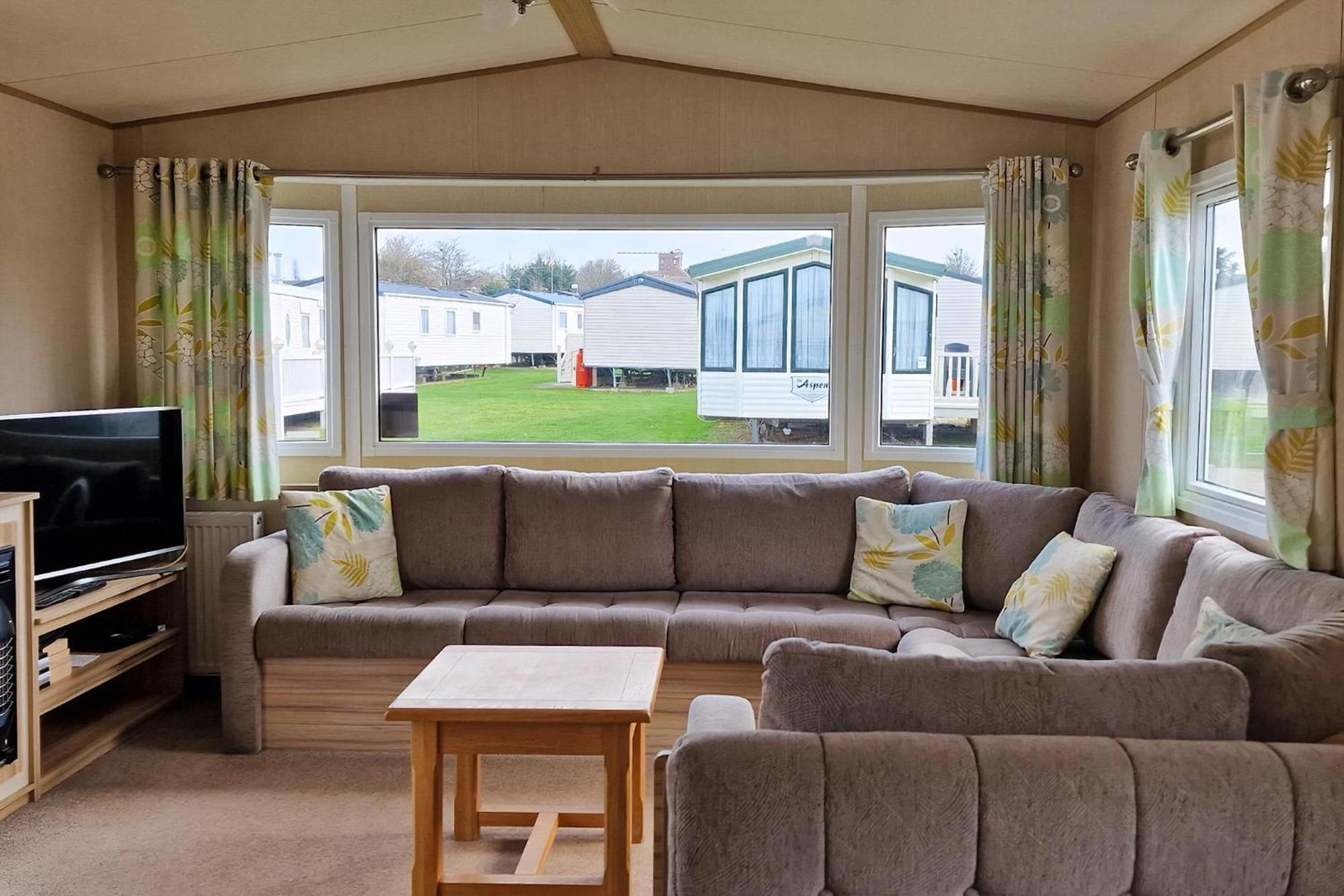 8 Berth Caravan For Hire At Manor Park Near To A Great Beach Ref 23041C Hunstanton Dış mekan fotoğraf